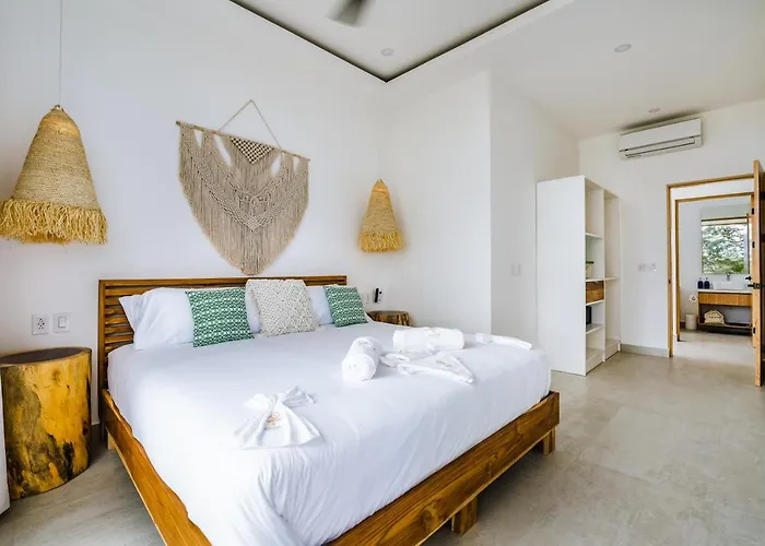 Hotel Mvillas Luxury With Club Access & Sauna 4*