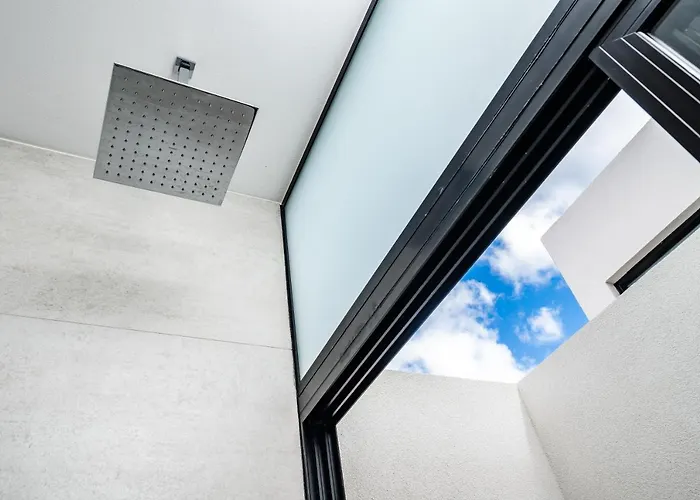 Mvillas Luxury With Club Access & Sauna