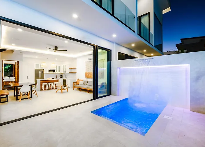 Mvillas Luxury With Club Access & Sauna Hotel