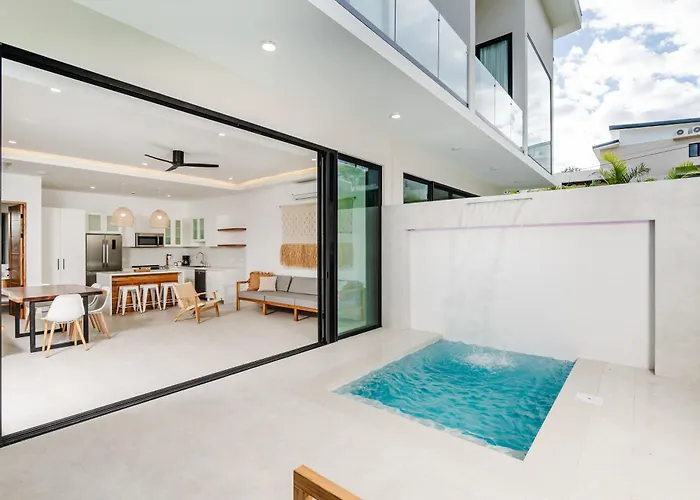 Hotel Mvillas Luxury With Club Access & Sauna 4*