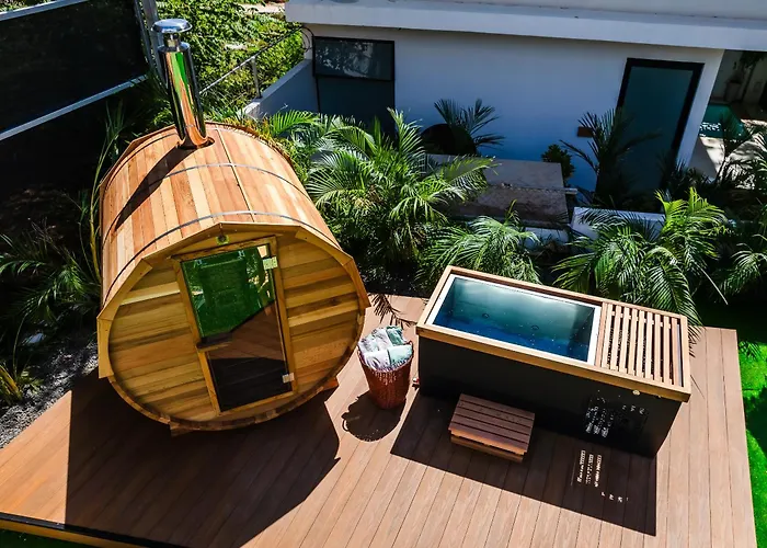 Mvillas Luxury With Club Access & Sauna Hotel