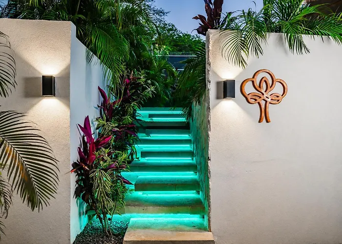 Hotel Mvillas Luxury With Club Access & Sauna