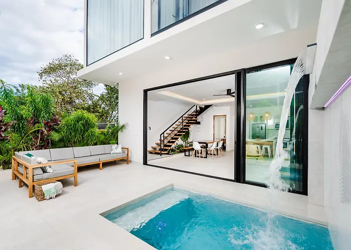 Mvillas Luxury With Club Access & Sauna Hotel 4*