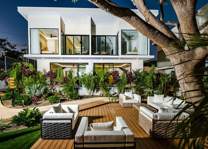 Mvillas Luxury With Club Access & Sauna Hotel