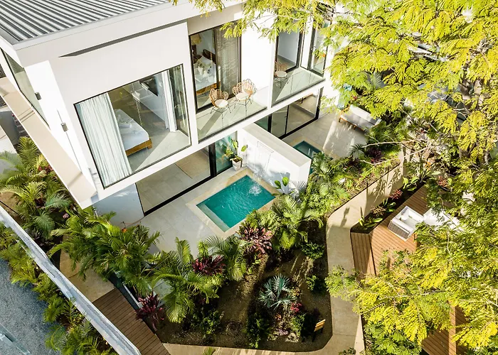 Hotel Mvillas Luxury With Club Access & Sauna 4*