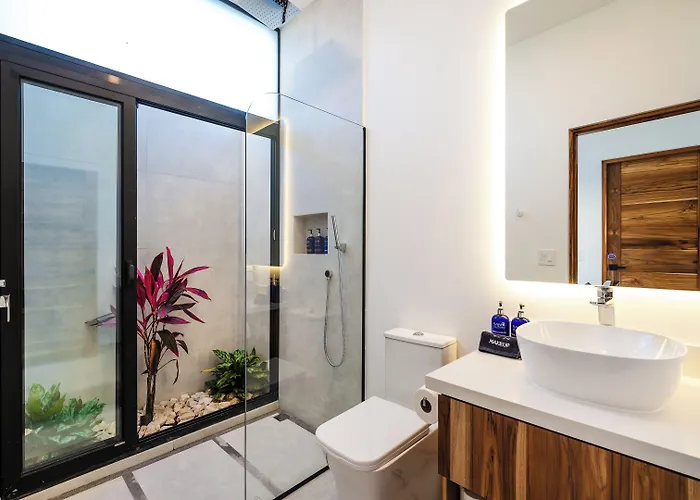 Mvillas Luxury With Club Access & Sauna Hotel