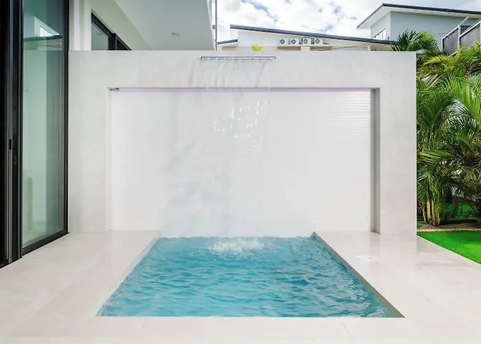Mvillas Luxury With Club Access & Sauna