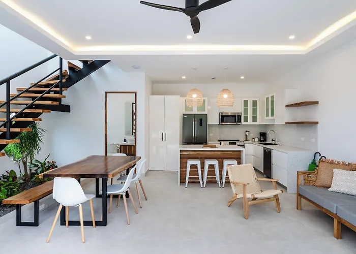 Hotel Mvillas Luxury With Club Access & Sauna
